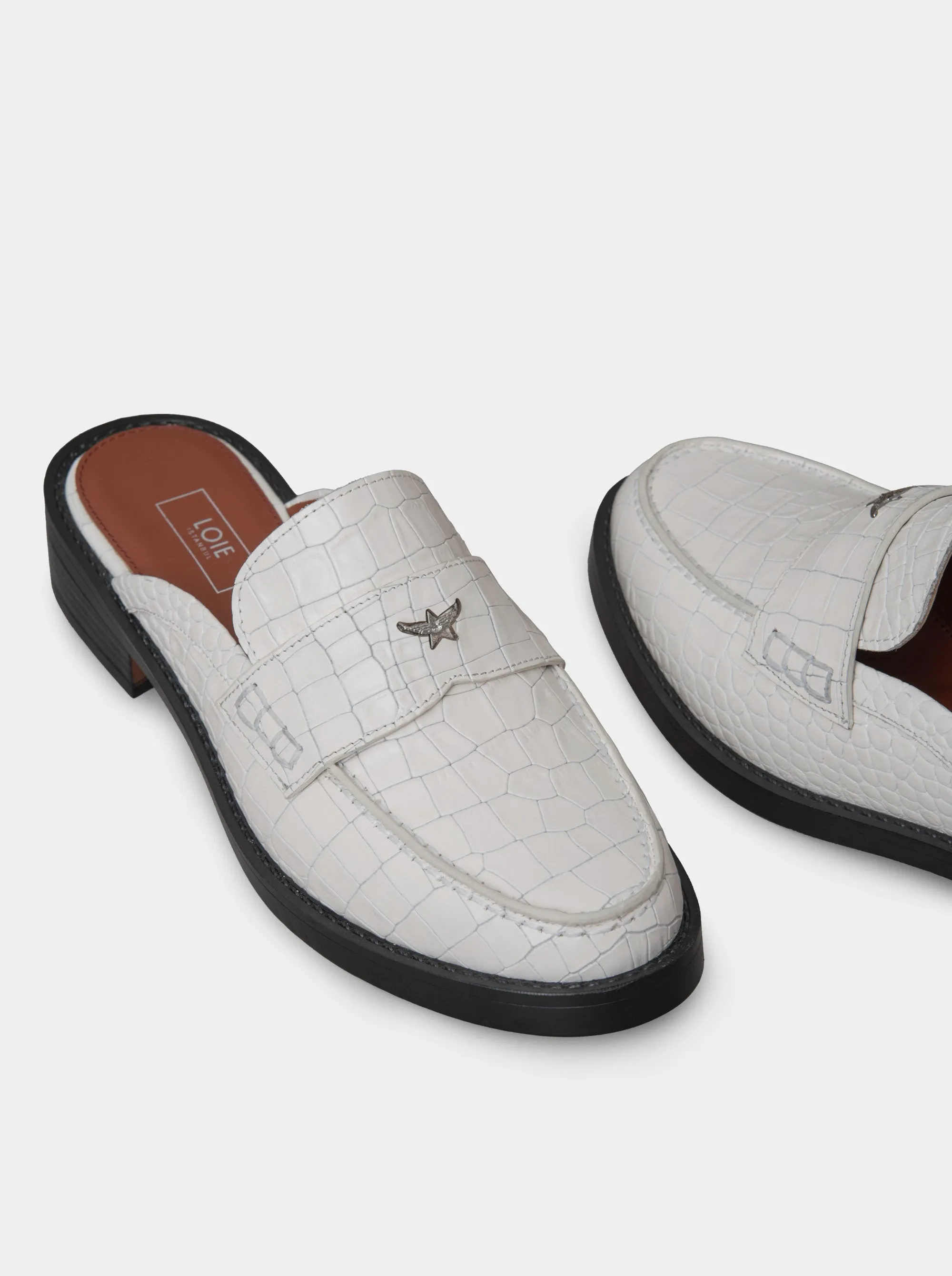 PEPE CRACED WHITE CROCO SLIPPERS