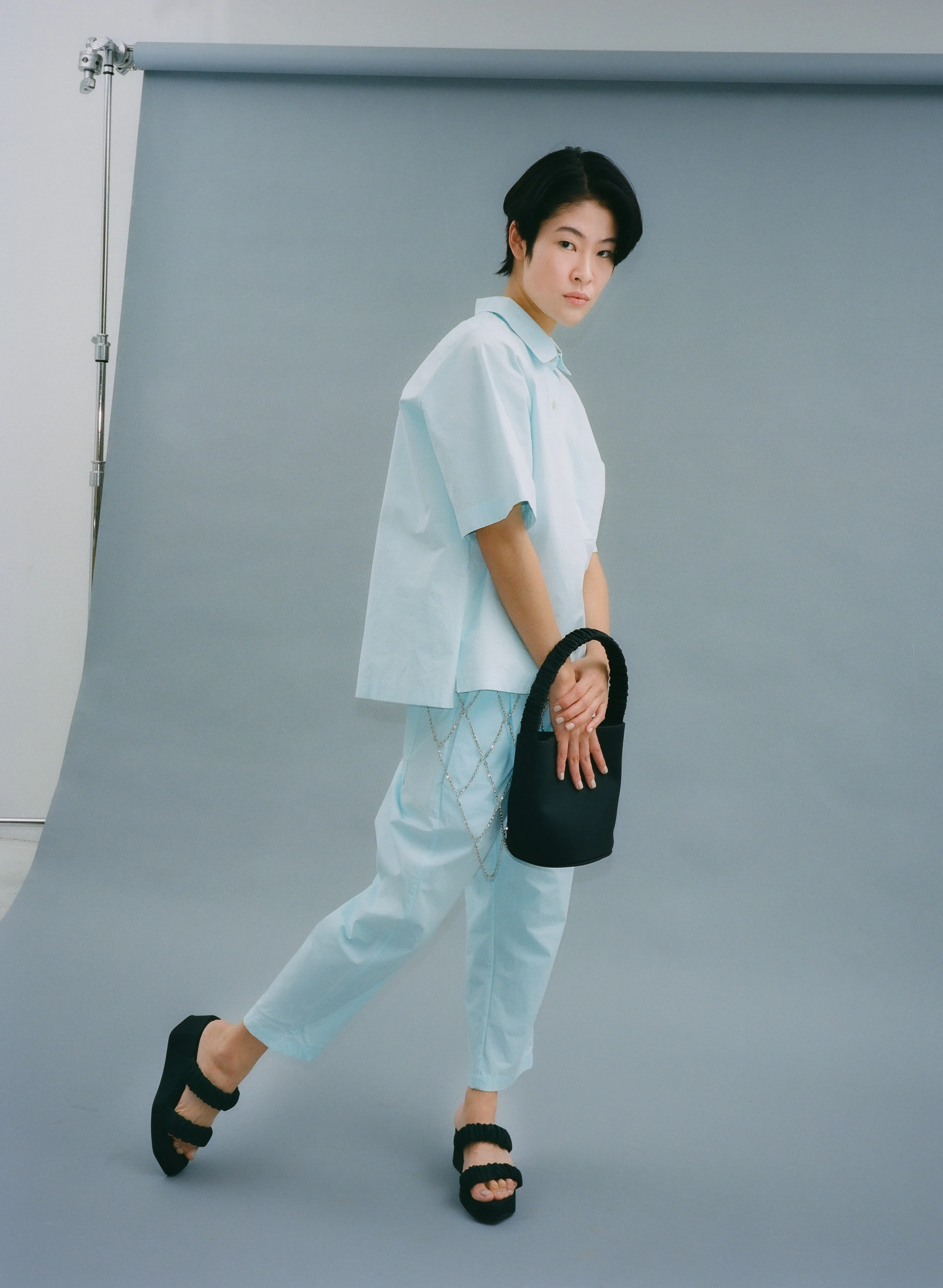 Phorna Scrunchie Flatform • Black | IB x HOZEN