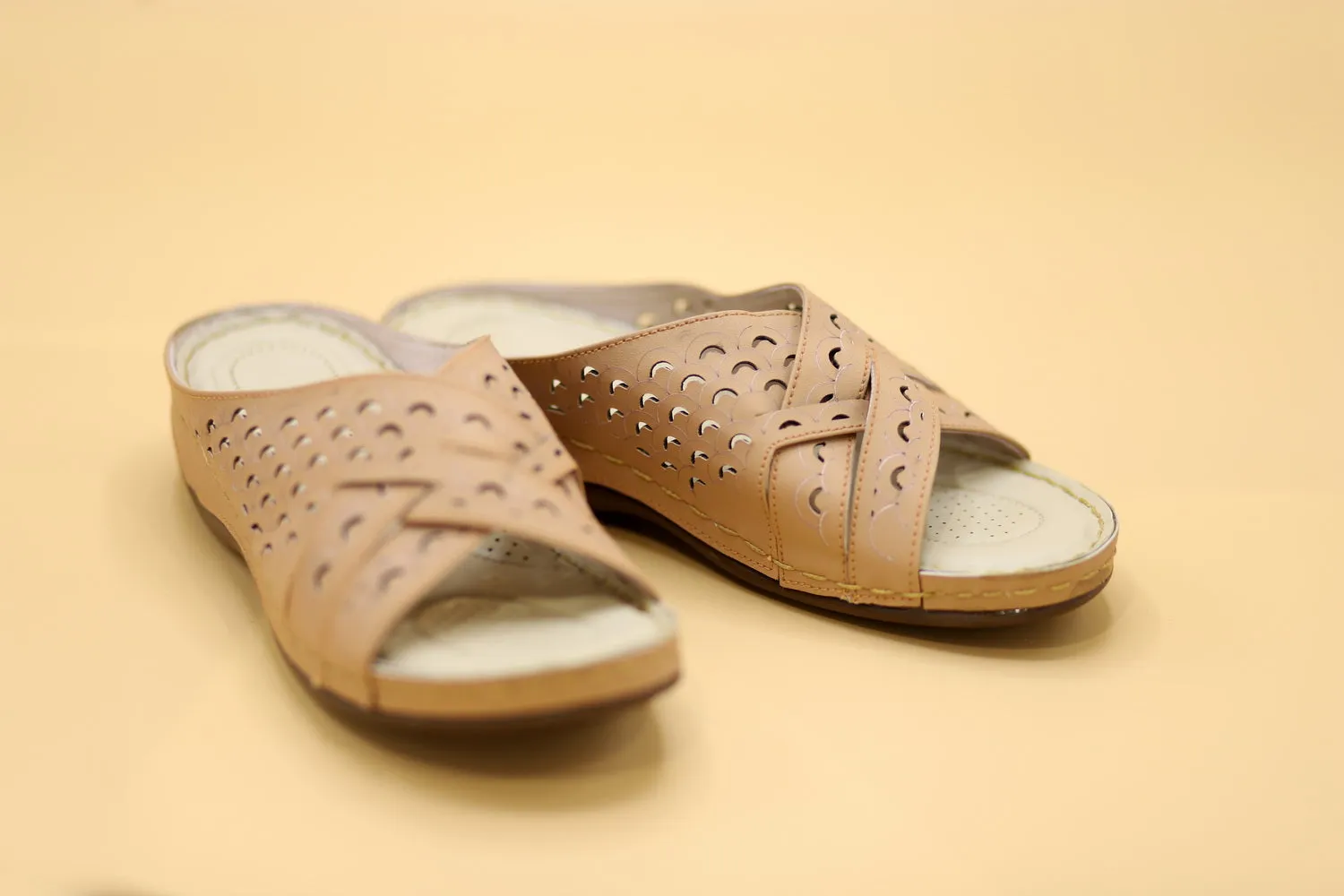 Rexine Chappal Design RZ804