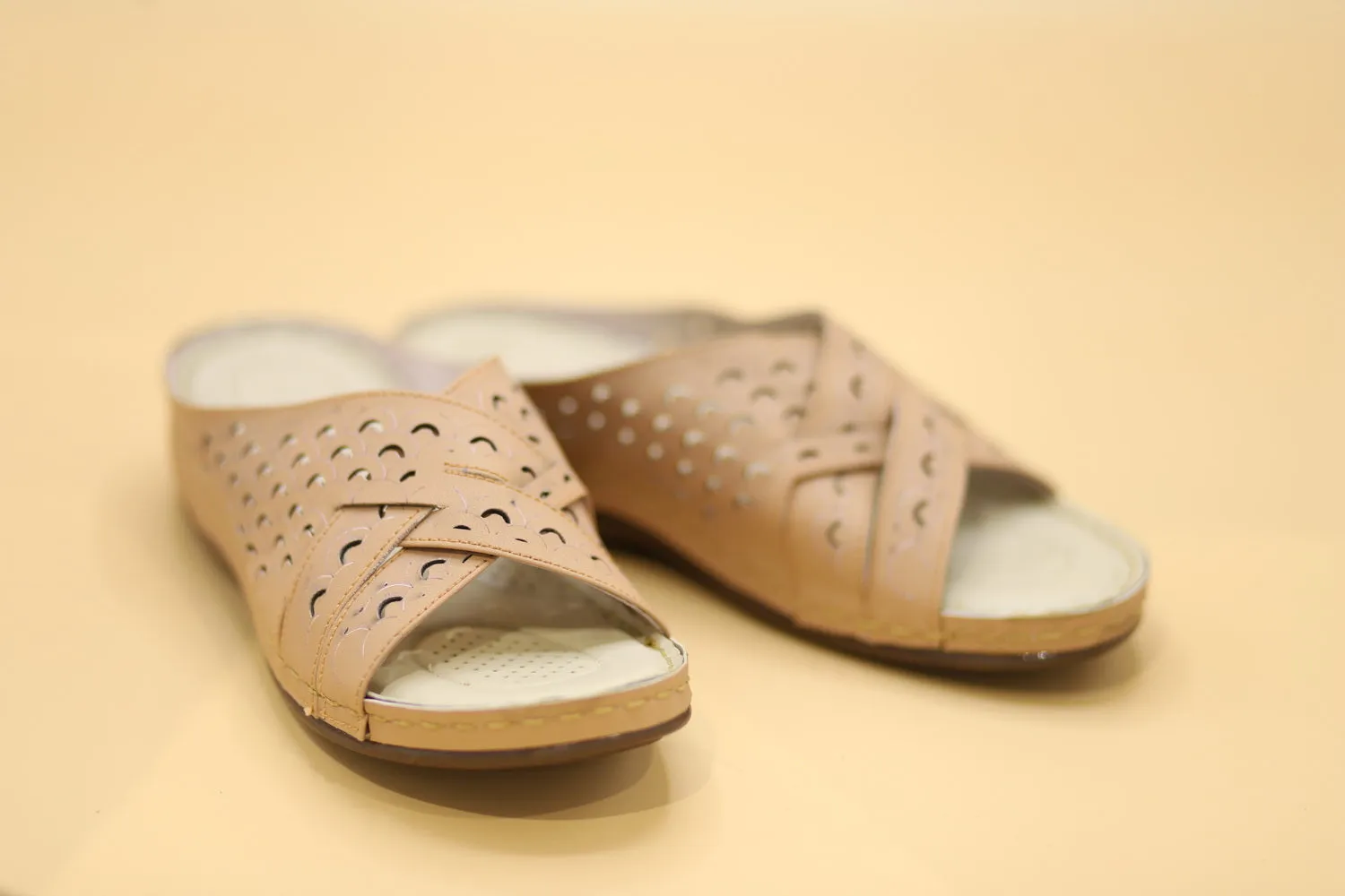 Rexine Chappal Design RZ804