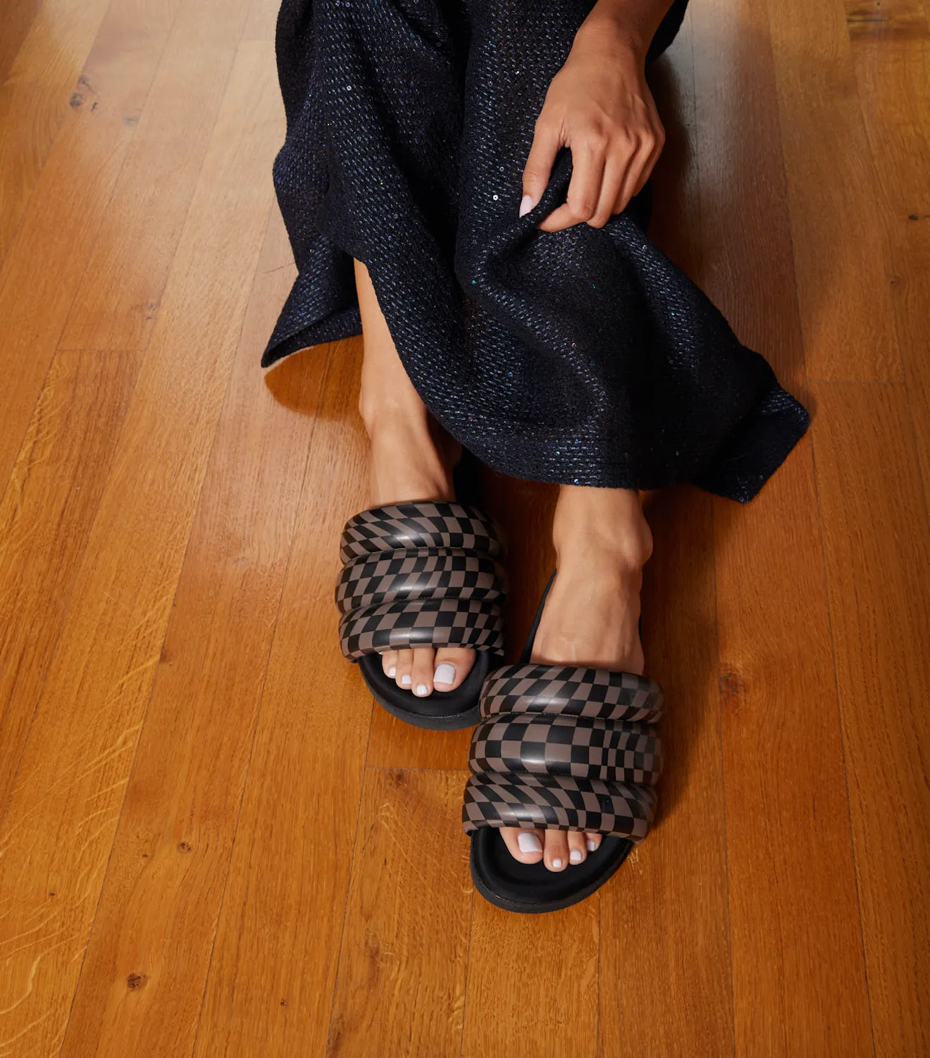 ROAM WAVY CHECK PUFFY BLACK & TAUPE VEGAN LEATHER