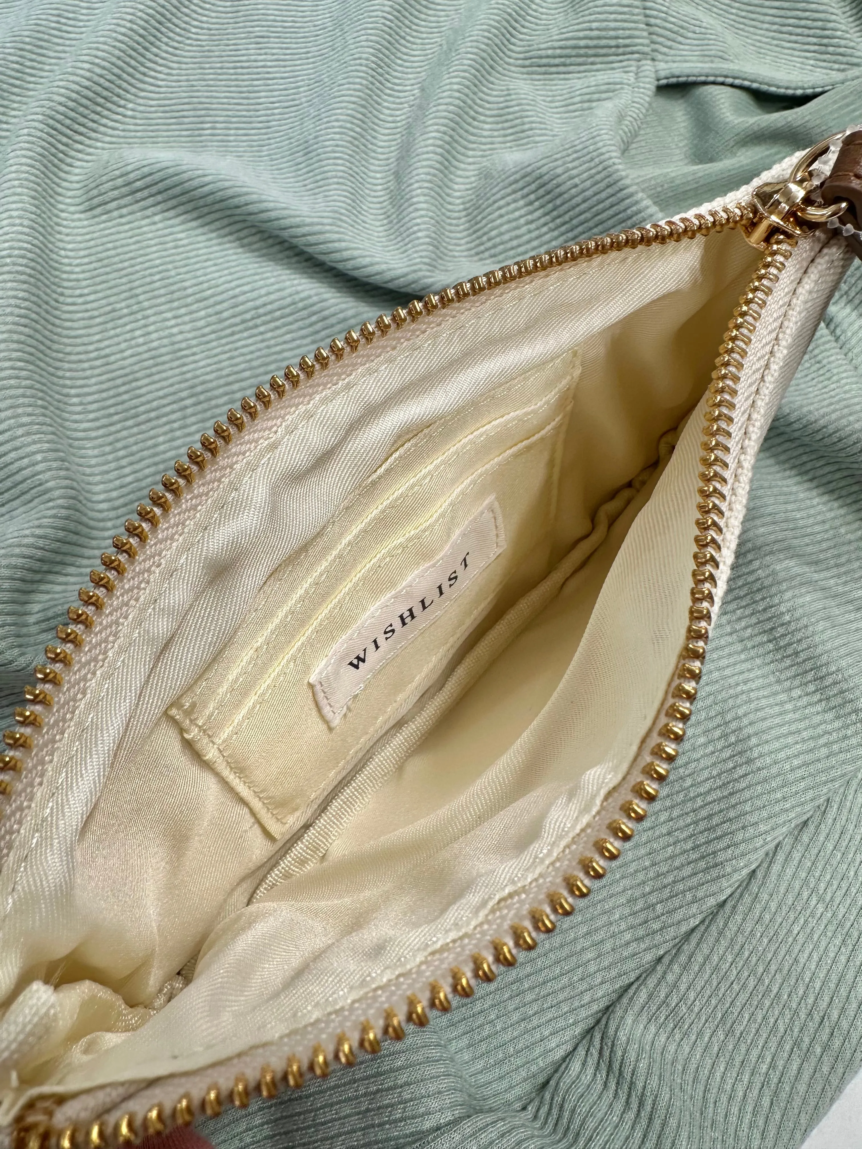 Seaside Wristlet