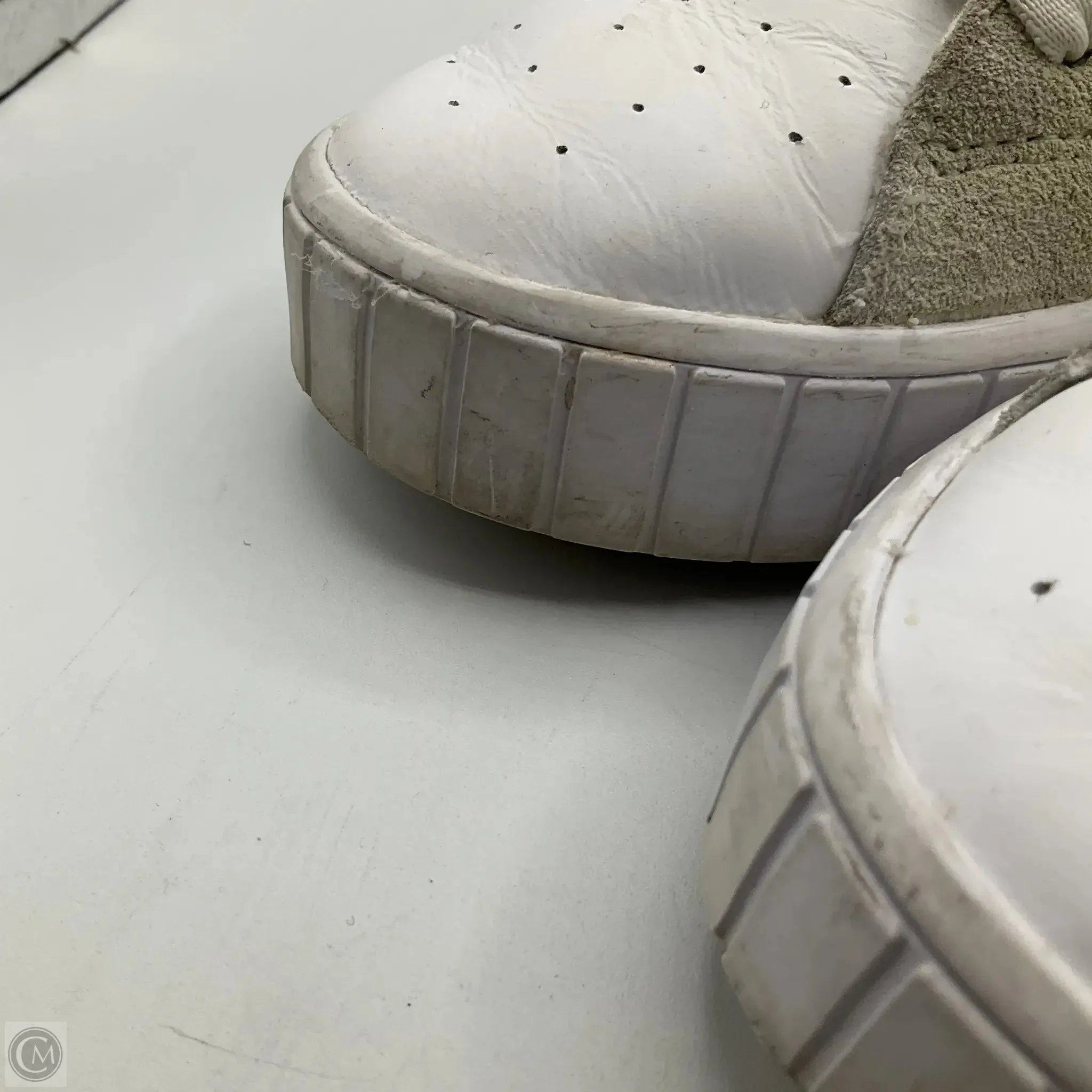 Shoes Athletic By Puma In White, Size: 6.5