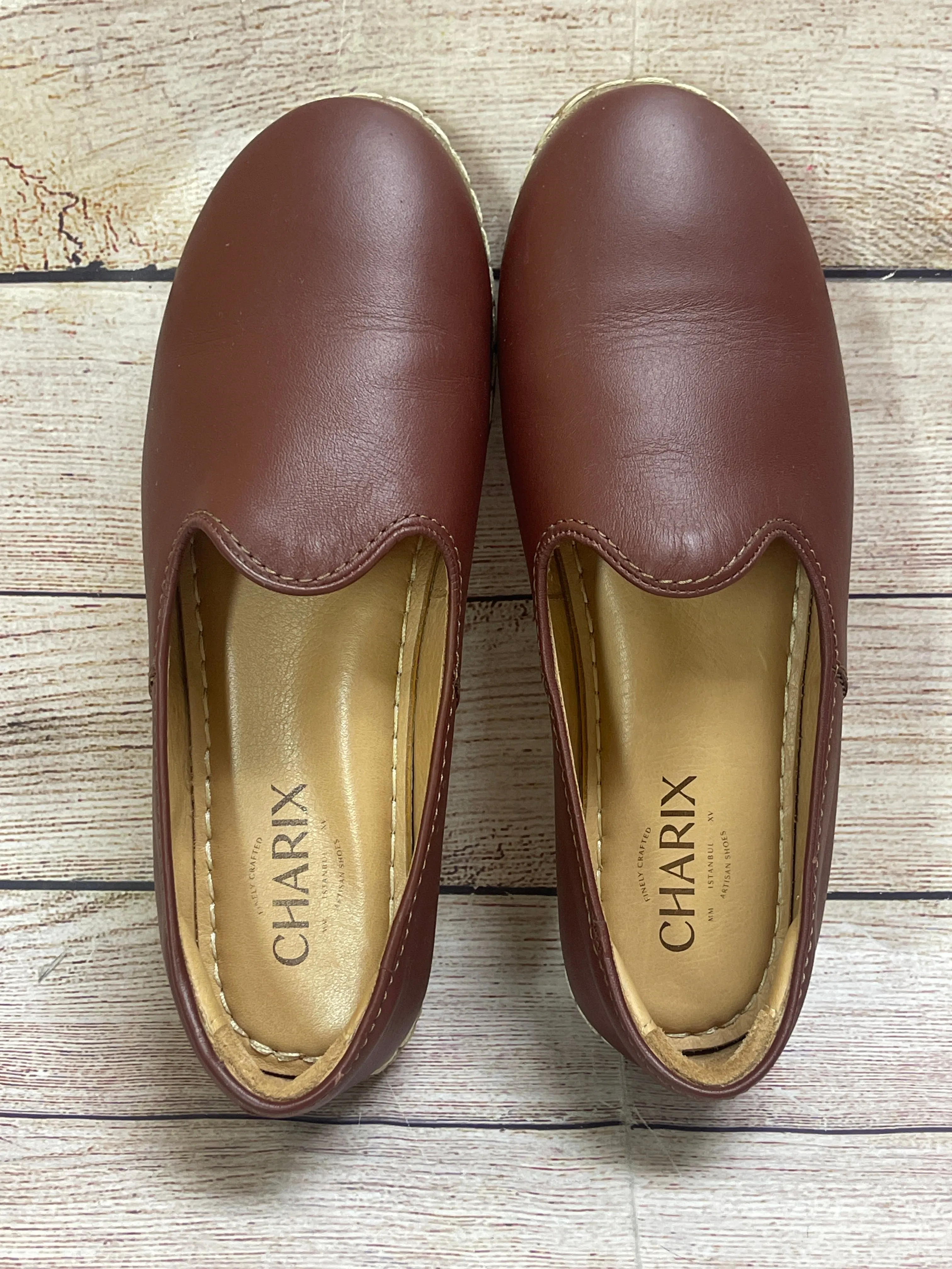 Shoes Flats By Cma In Brown, Size: 7.5
