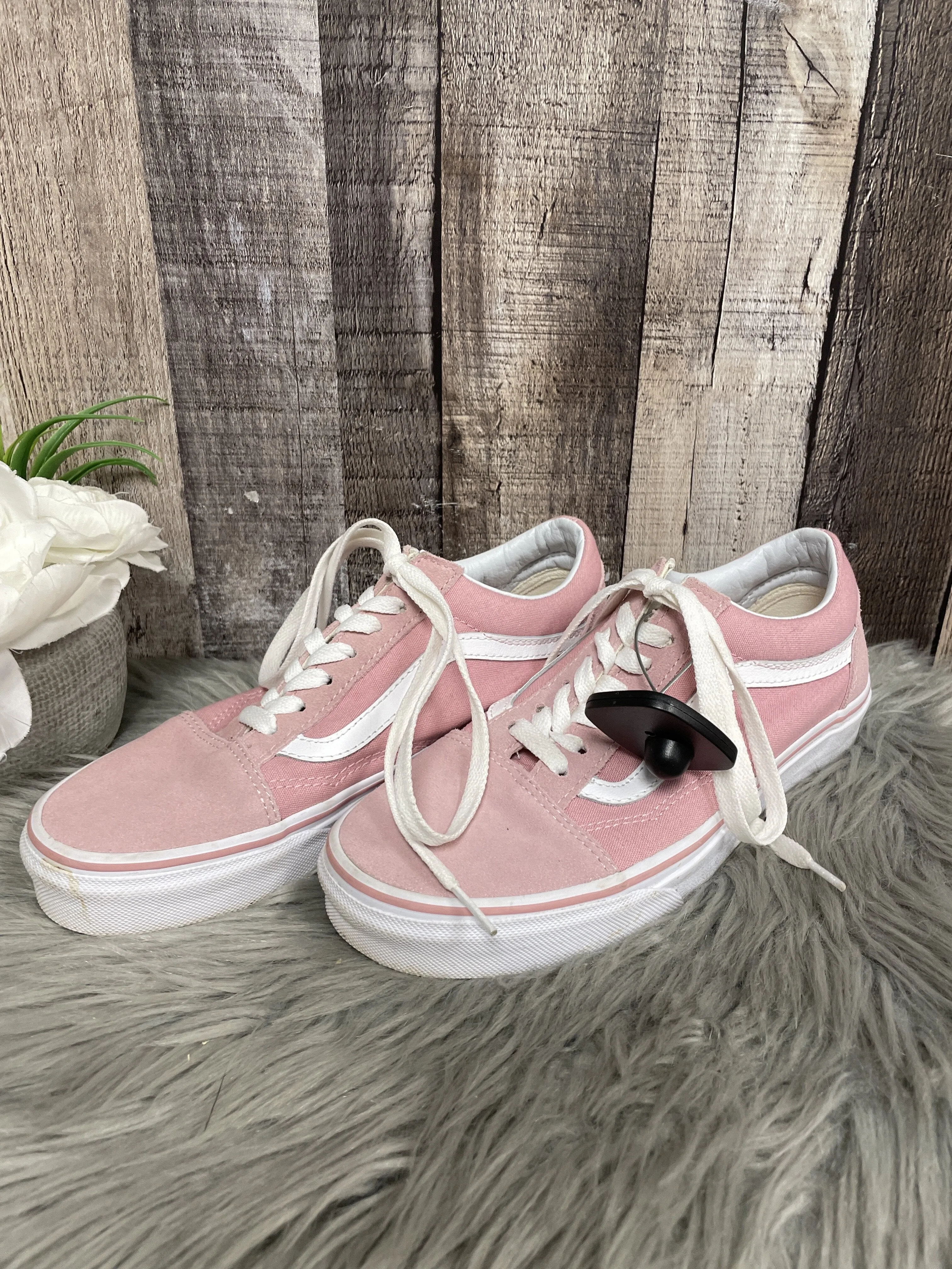 Shoes Sneakers By Vans  Size: 7.5