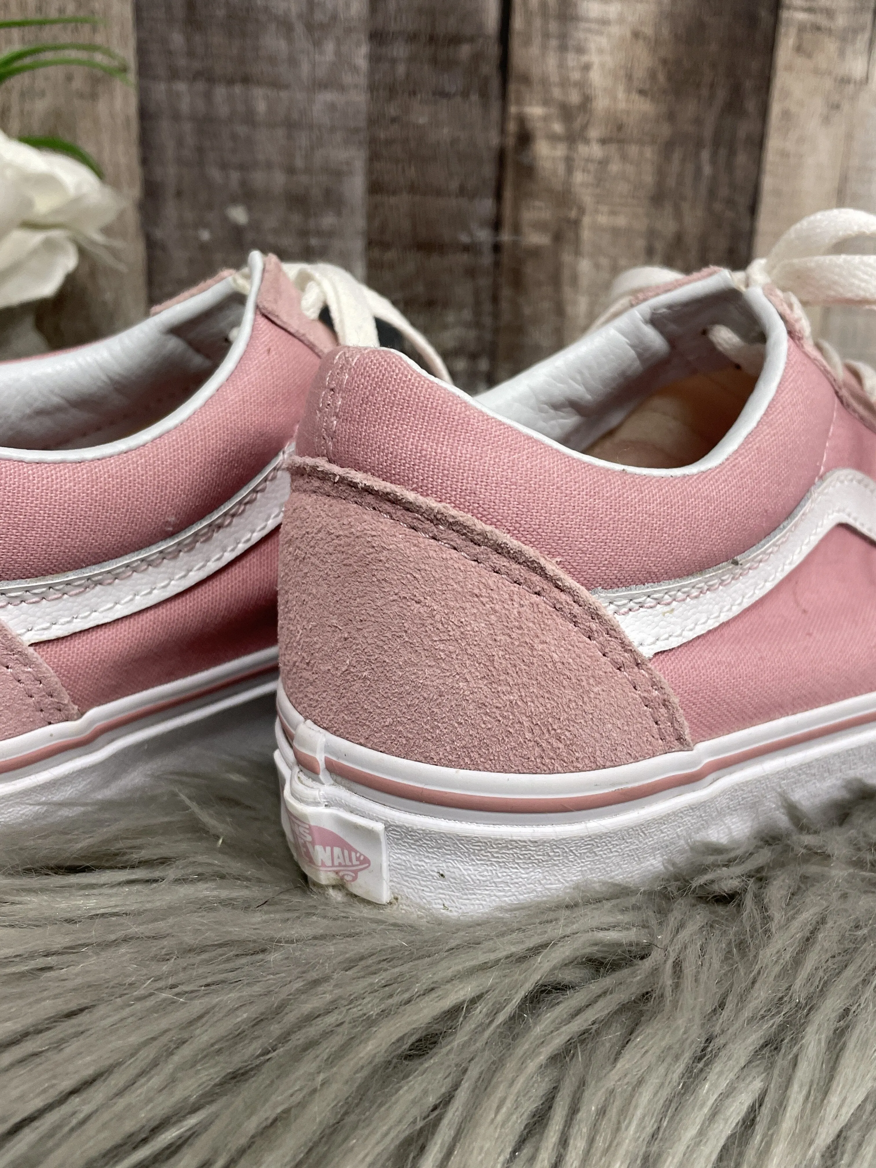 Shoes Sneakers By Vans  Size: 7.5
