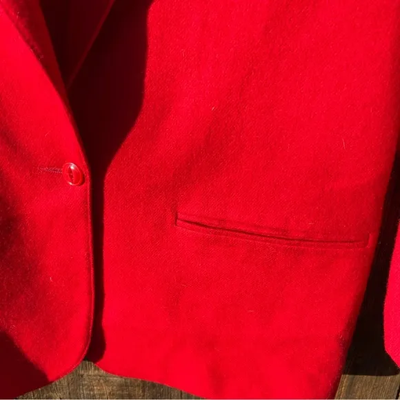 VINTAGE Petite Sophisticate 100% Wool Cherry Red Blazer Jacket Business Coat