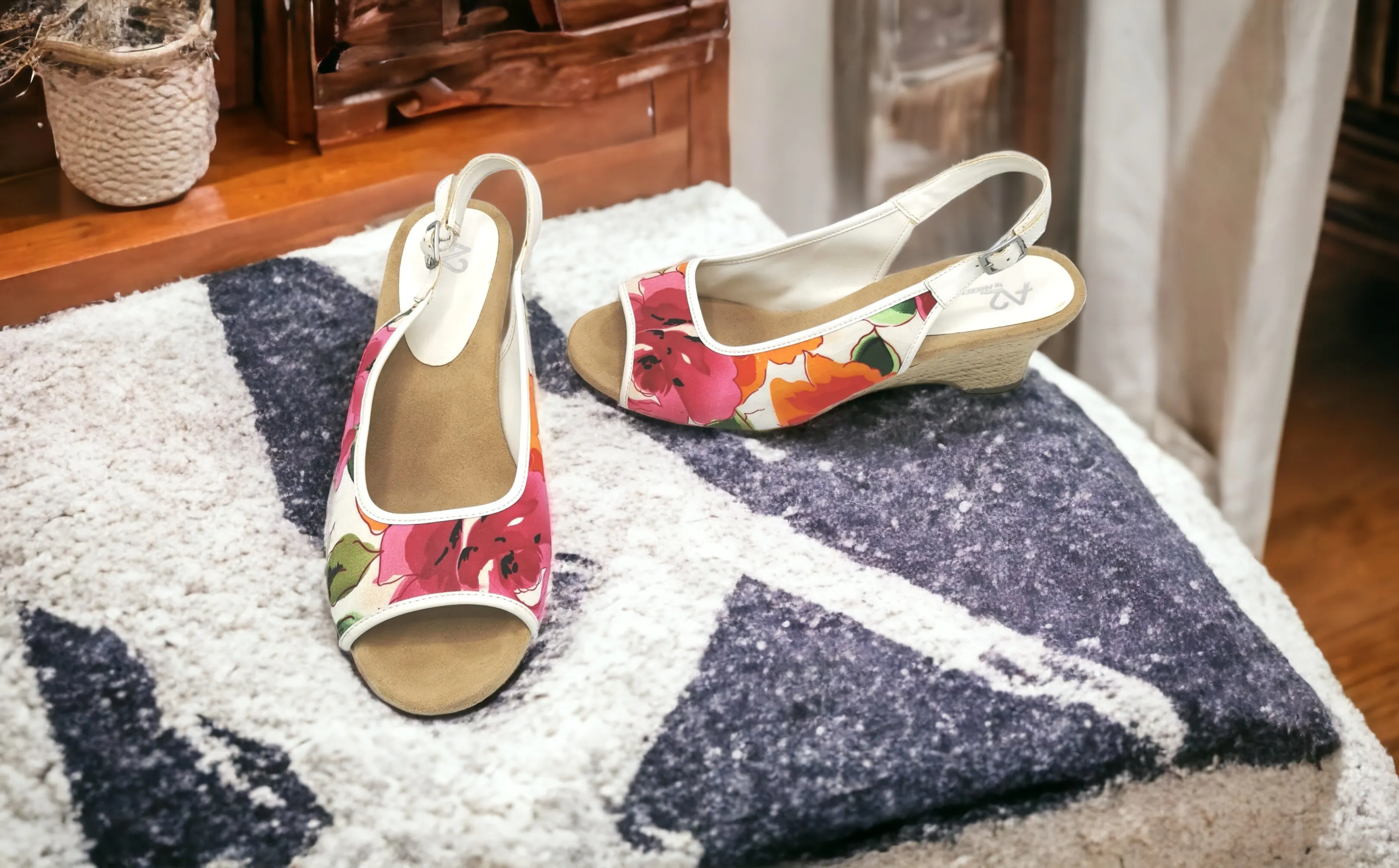 WOMENS SIZE 11 - A2 By Areosoles, Wedge Floral Sandals VGUC B26